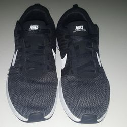 Nike Dualtone Racer "size 8.5 Women"