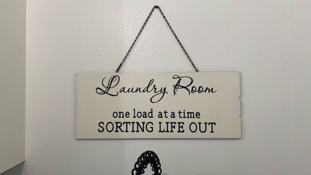 Decor - laundry sign