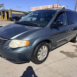 2006 Chrysler Town And Country 