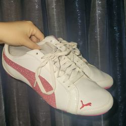 Pumas Pink & White 