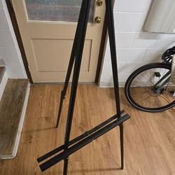 Easel / Stand