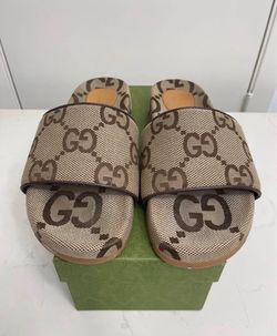 Gucci slides size 42