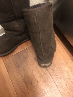 Ugg women’s boots size 4 ( tall ones)!