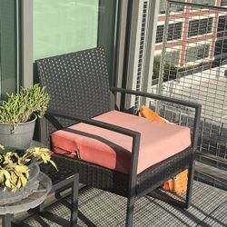 Outdoor Patio Furniture - 2 Wicker Chairs And Matching Table