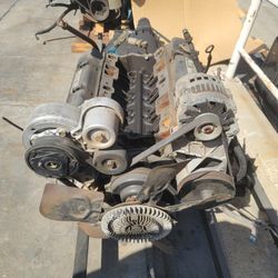 Small Block Chevy 5.7 Engine & Transmission 