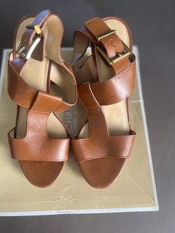 MICHAEL KORS WOMEN’S SANDALS