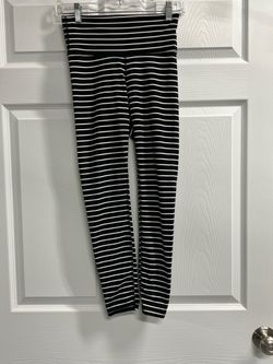 Athleta Women’s Chaturanga Black White Striped Leggings - Size XS - EUC