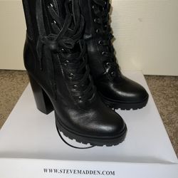 STEVE MADDEN CHUNKY HEEL BOOT