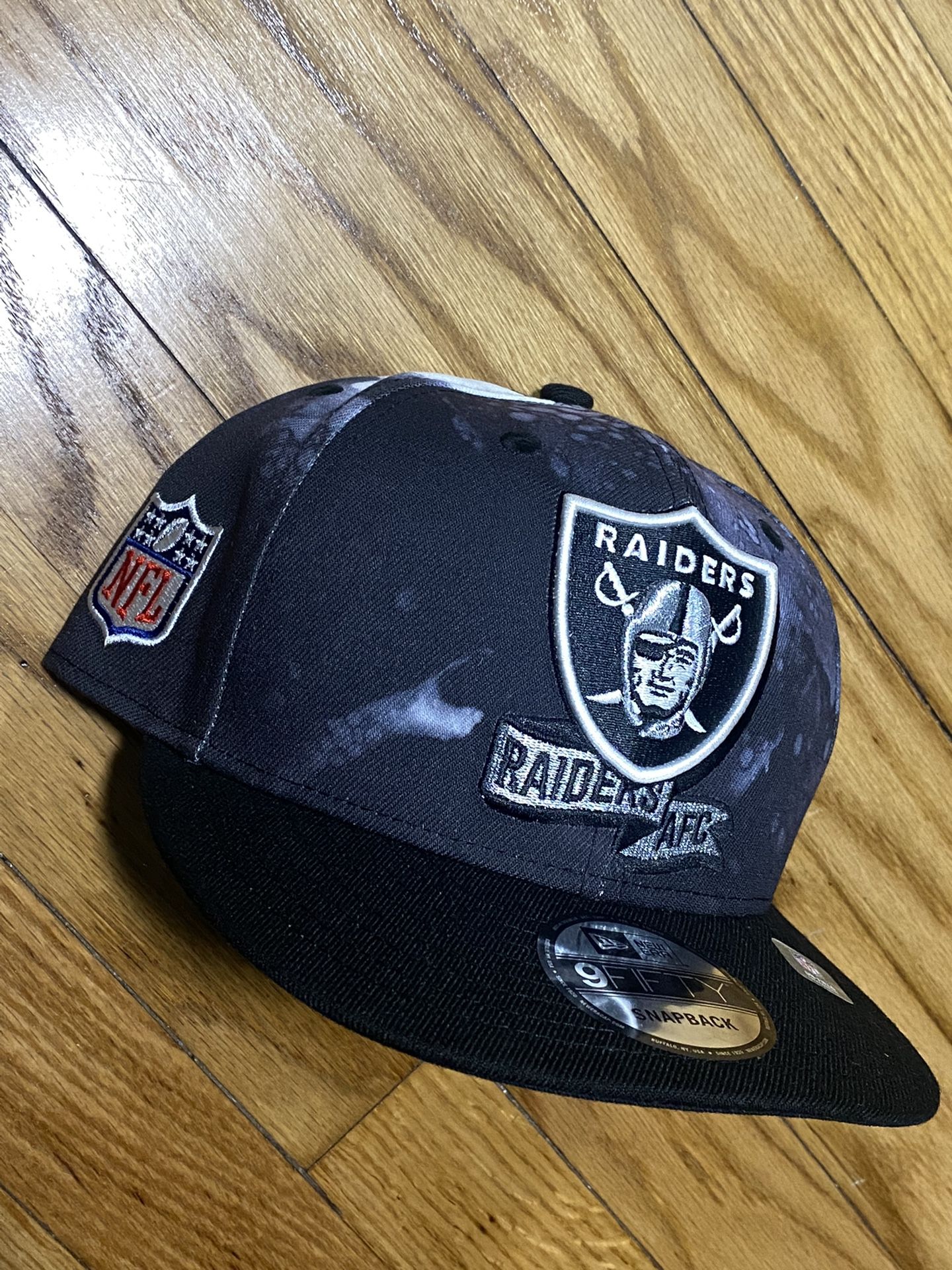 Las Vegas Raiders New Era Logo Elements 9FIFTY Snapback Hat - White for  Sale in Pico Rivera, CA - OfferUp