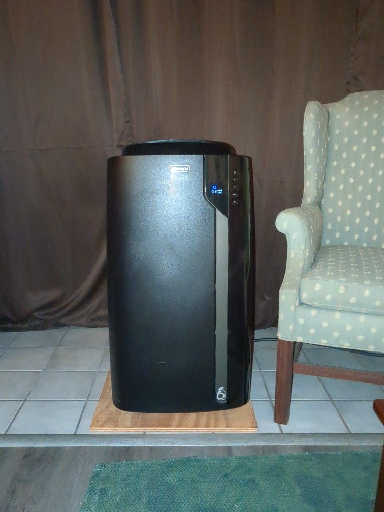 DeLonghi 14000 BTU 3 In 1 Portable Air Conditioner