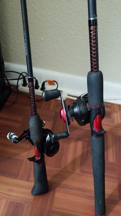 2 Ugly Stik GX2 Rods with baitcaster reels for Sale in Kissimmee, FL