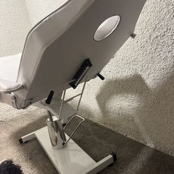 reclining, hydraulic, aesthetic/spa or facial treatment table. camilla estética / camilla para spa o facial, hidráulica y reclinable.