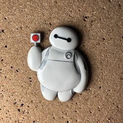 DLR 3D Baymax holding Lollipop Big Hero 6 Hiro Wasabi Tadashi Pixar Disney Pin