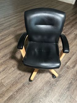 Rolling adjustable Office chair solid wood