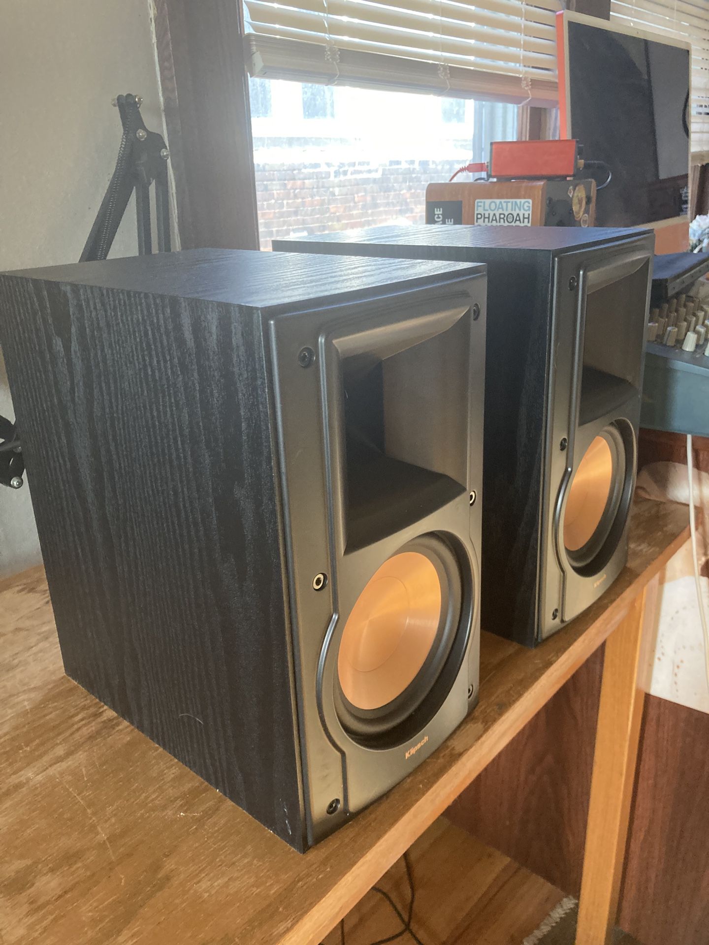 Klipsch RP -600M Bookshelf Speakers