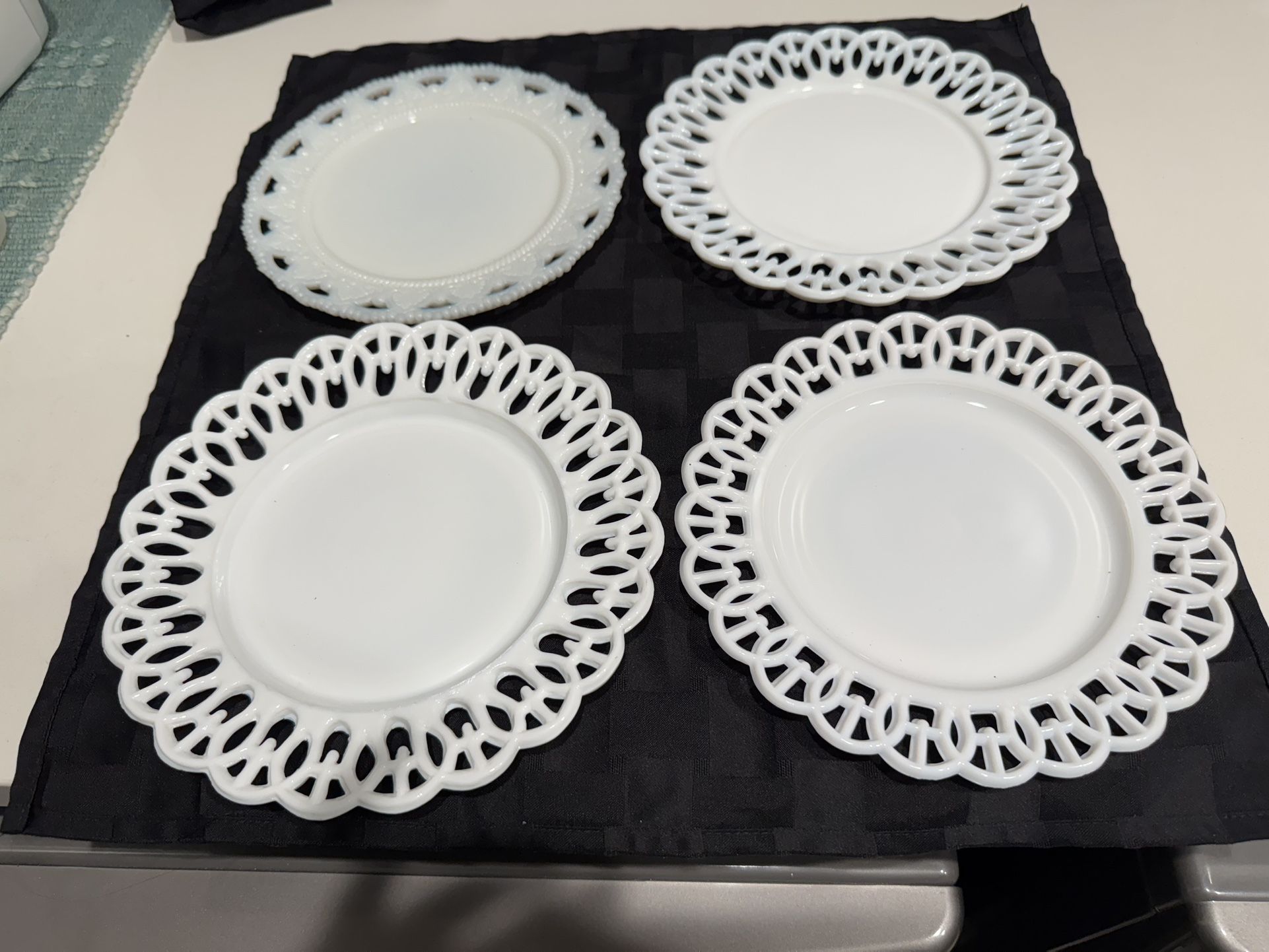 4 White Vintage Plates