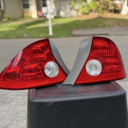2005 Honda Civic rear lights