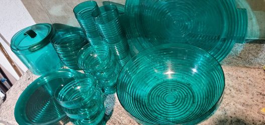 Outdoor Green Acrylic Set - 6 People