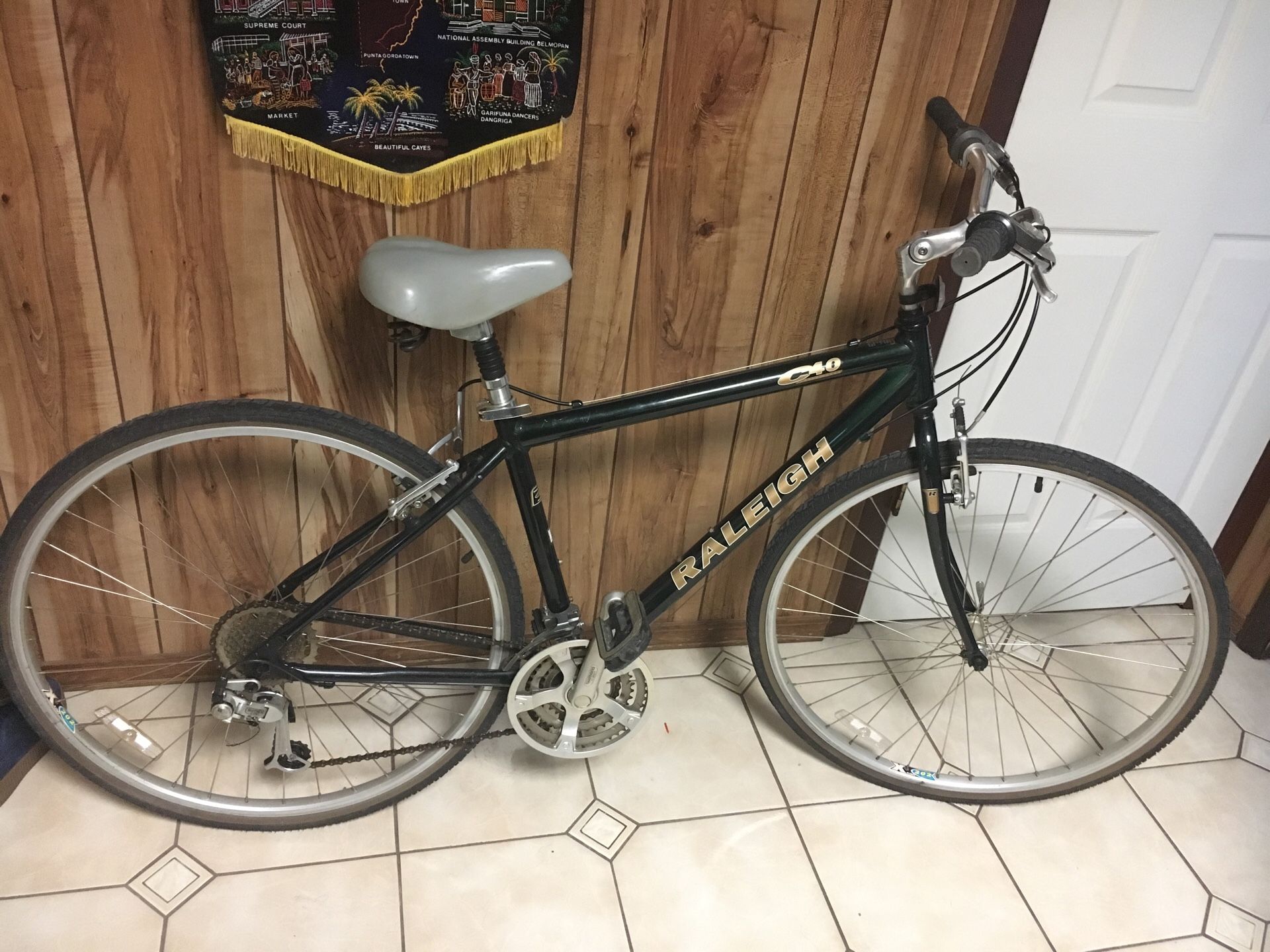 Raleigh c40 cross sports hybrid bike