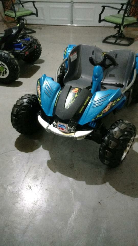 2 power wheels Dune Racers