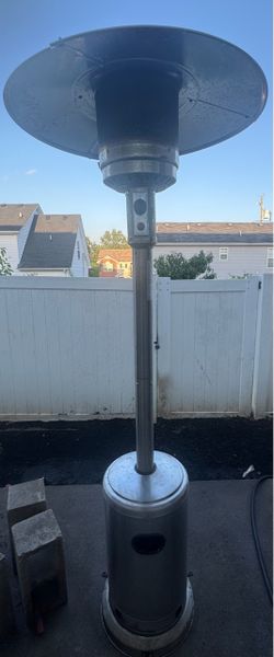 Propane Heater only used 2 times. Some Rust from sitting on patio in weather $100