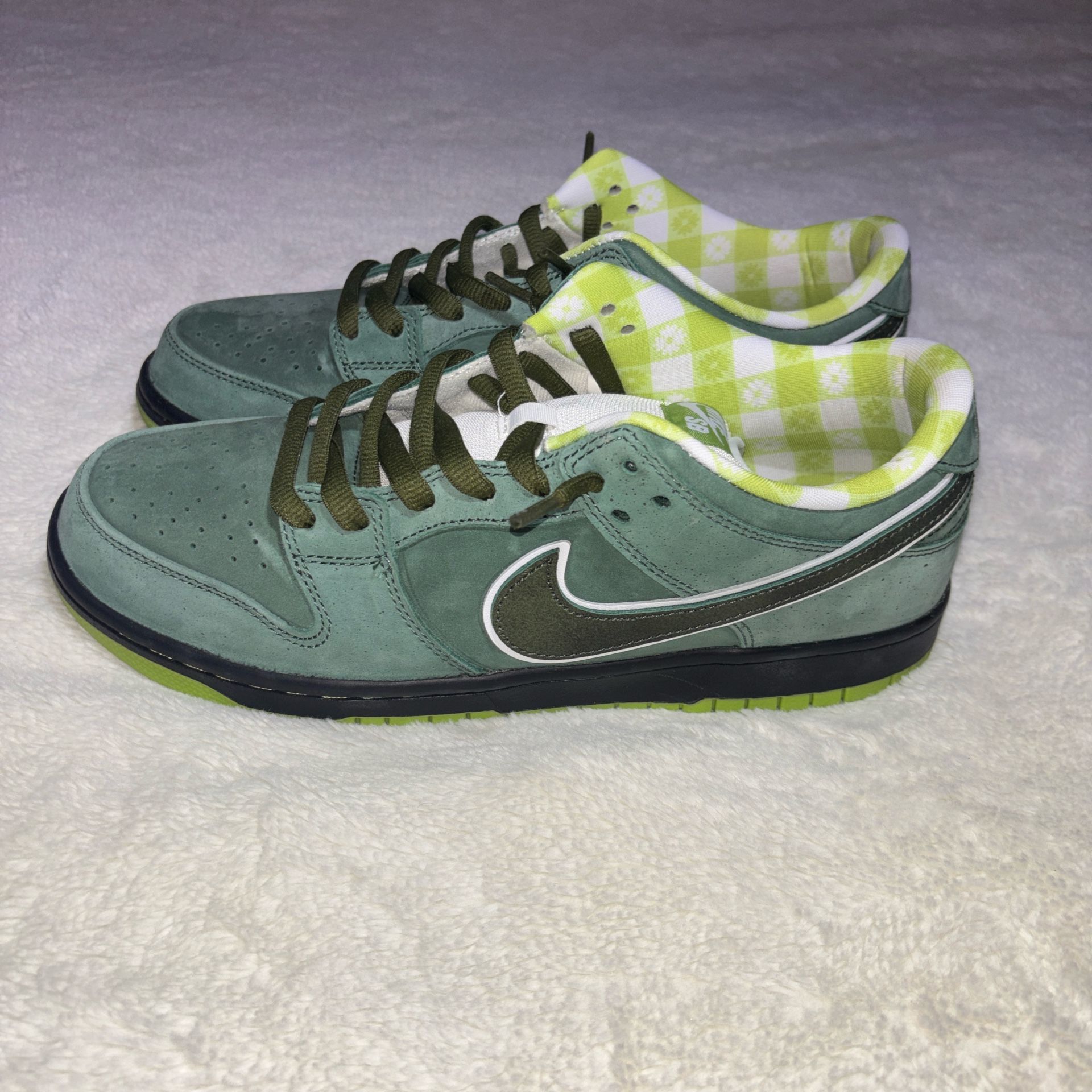 NIKE SB DUNKS PURPLE LOBSTERS SIZE 10 NO BOX