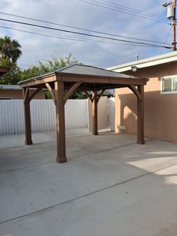 10×12 Yardistry Gazebo in/stalls only