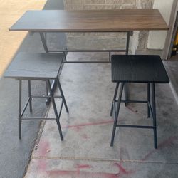Table With 2 Stools