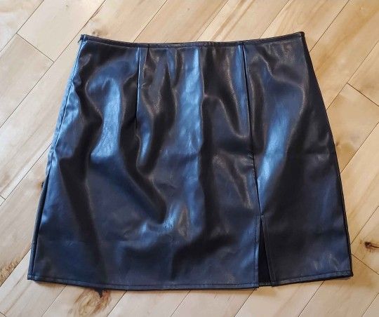 NEW Shein Black Faux Leather Skirt with Side Slit (XL)