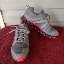 Reebok Women's Zigwild TR 5.0 Trail Runner Shark/Pink size 7.5