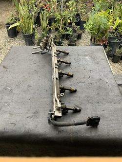 Colorado 2005 3.5 ( Fuel Rail )