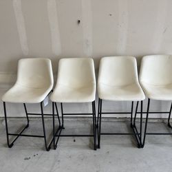 4 Cream Faux Leather Counter Stools with Black Metal Legs 26in Seat Height