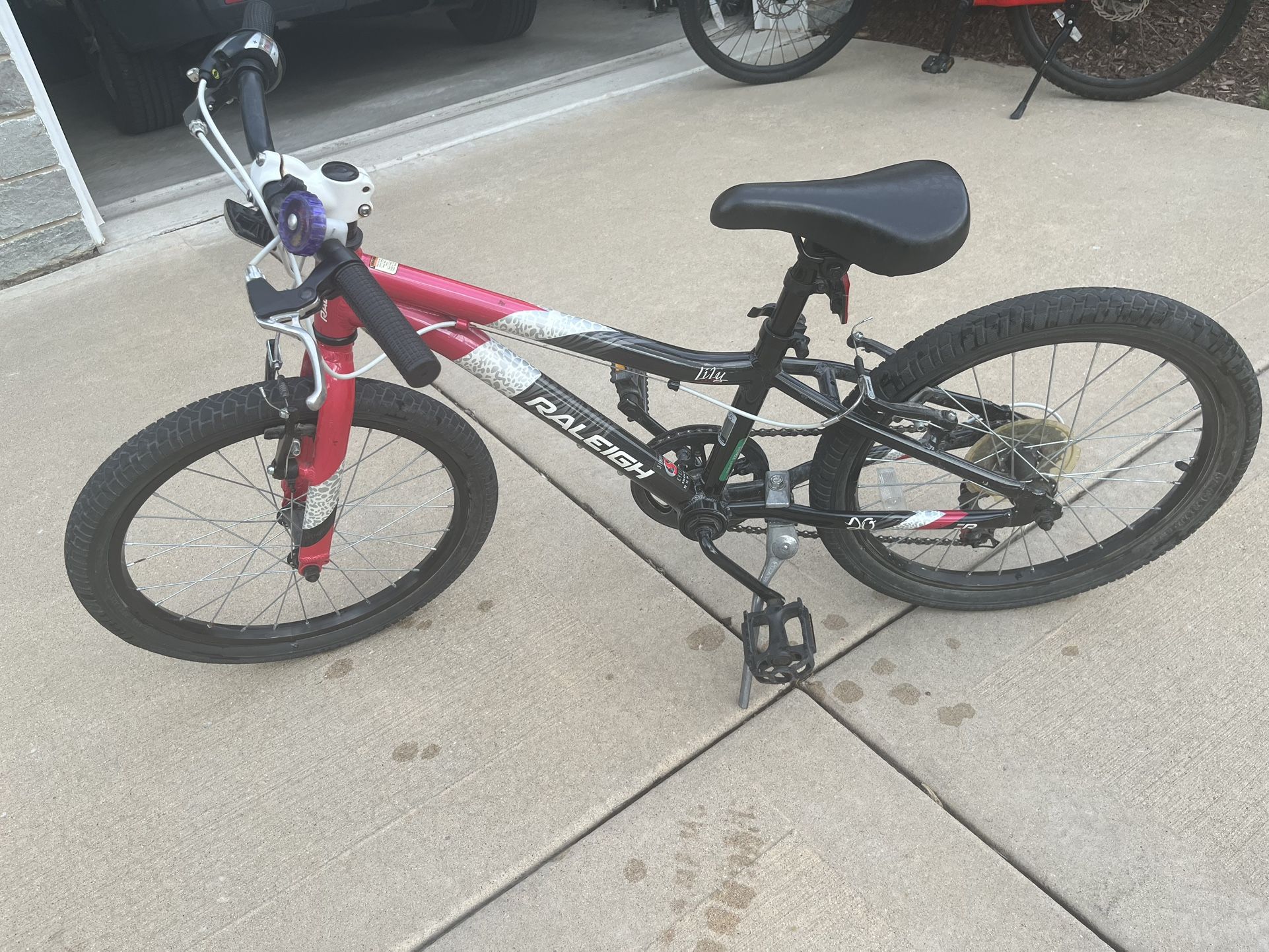 Raleigh Lily Kids Bike 47-55” Recommended. 6 Speed