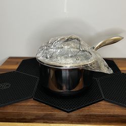 Hybrid Saucepan with Lid, 1-Qt Hexclad