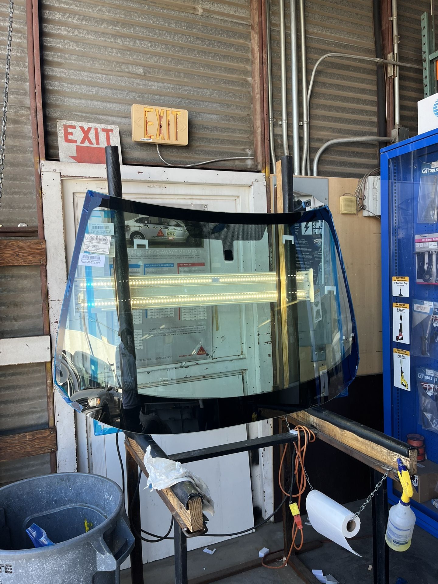 NEW WINDSHIELDS AUTOGLASS