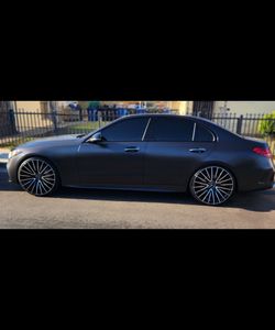 22s Mercedes benz Rims With 90% tire thread  (basically new)