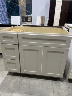 36" Bathroom Vanity with Soft Close Storage | Ideal for Medium-Sized Bathrooms