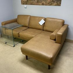 Arroyo Caramel Reversible Sectional Sofa +Caramel Chair + Ottoman👉 Ashley Collection 