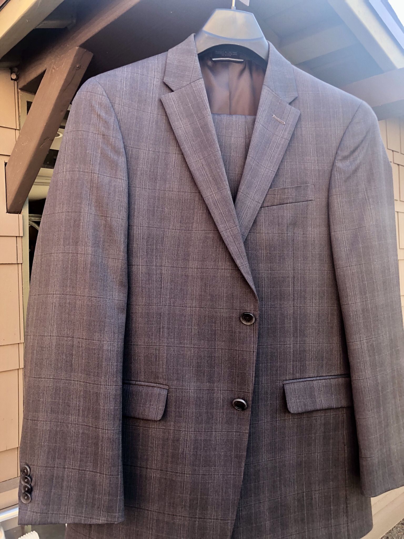 Tommy Hilfiger gray plaid suit. 40 R.