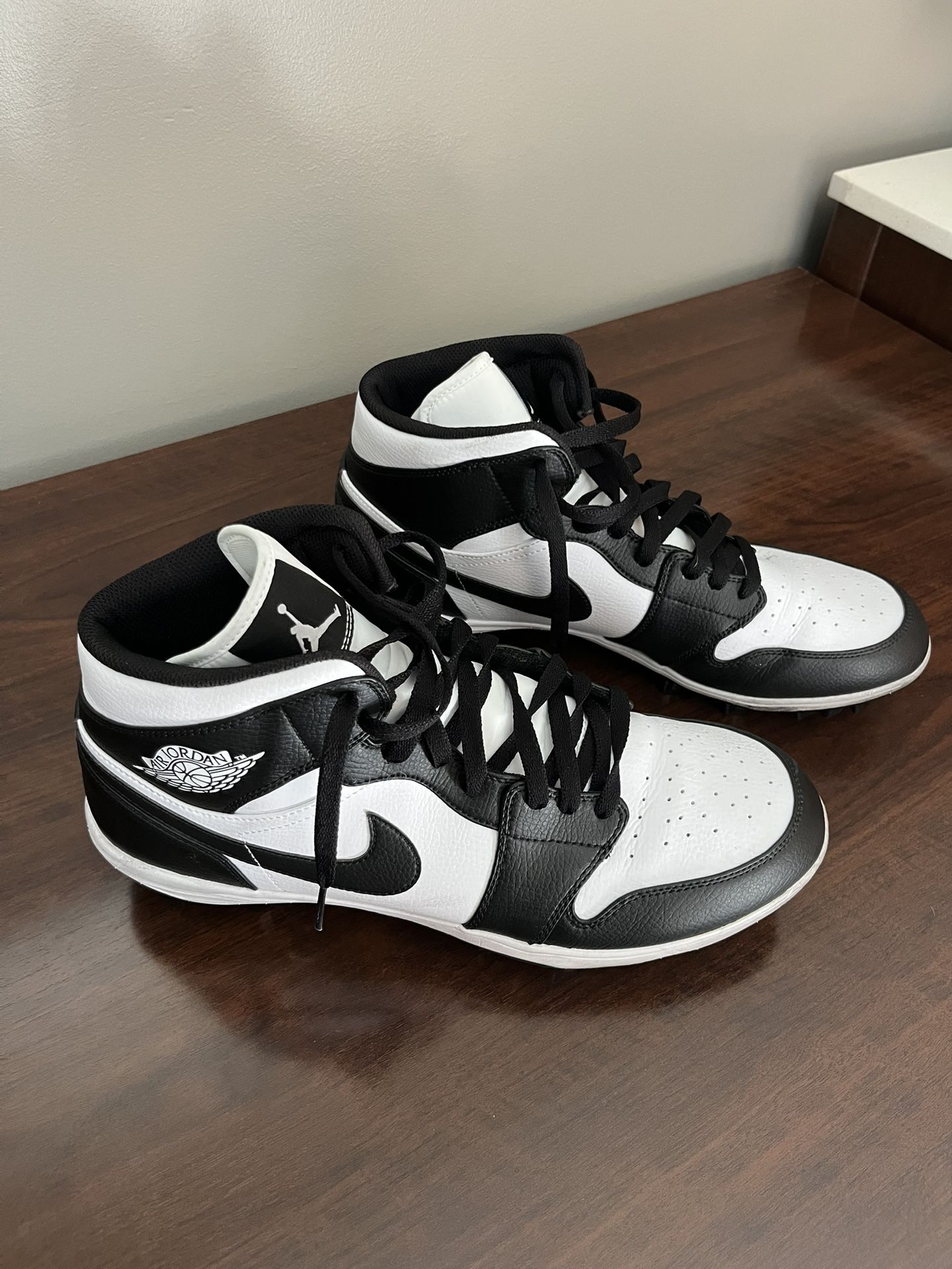 Nike Air Jordan 1 Mid TD Panda Football Cleats FJ6805-100 Men’s Size 13 US