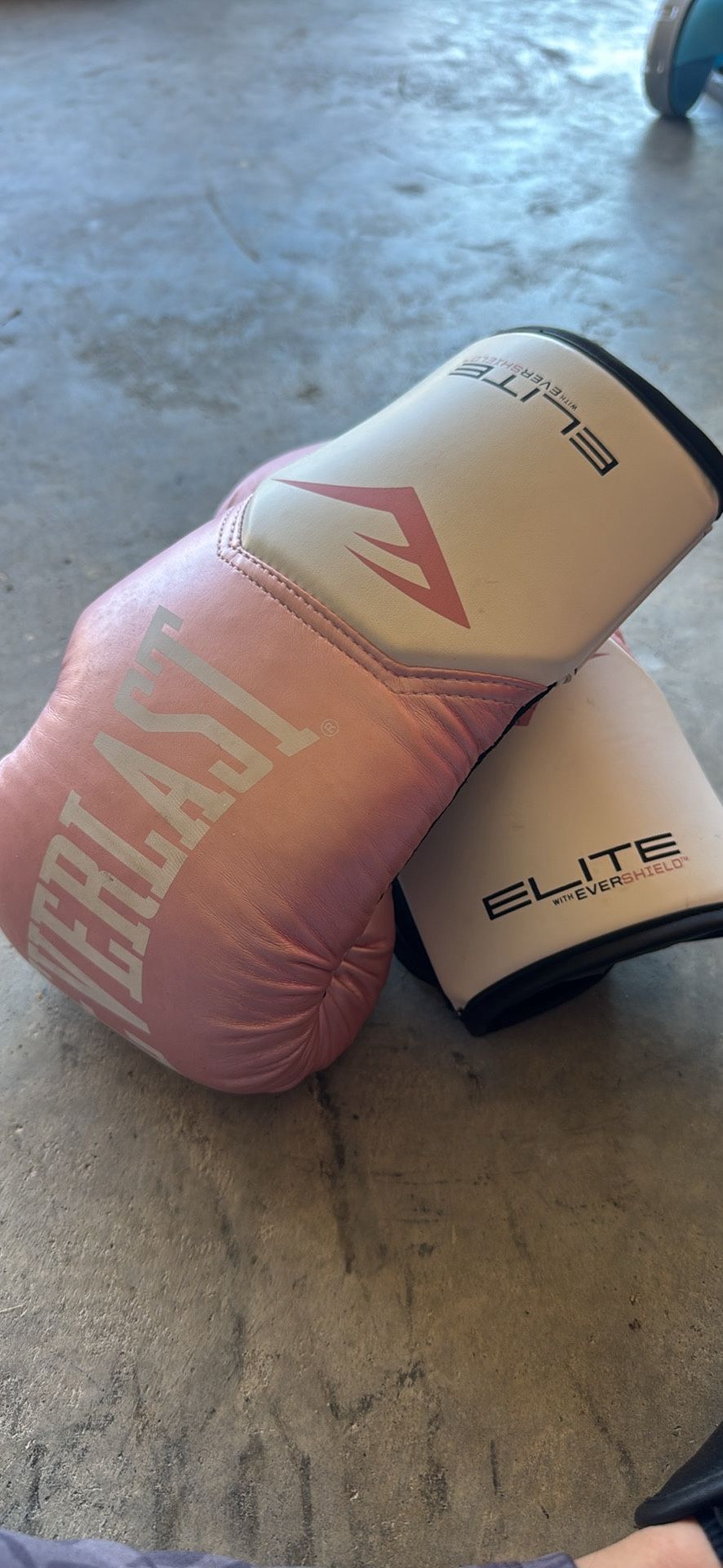 Brand New Pink Everlast Boxing Gloves π₯