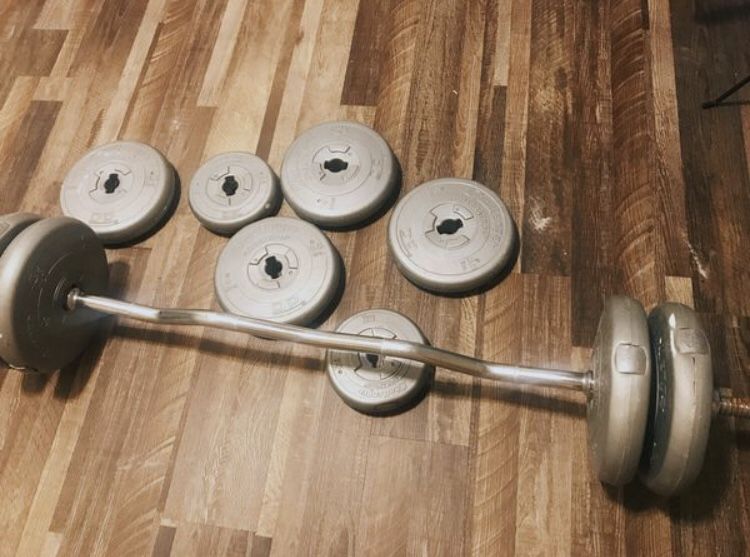 Weights w/ Curl Bar