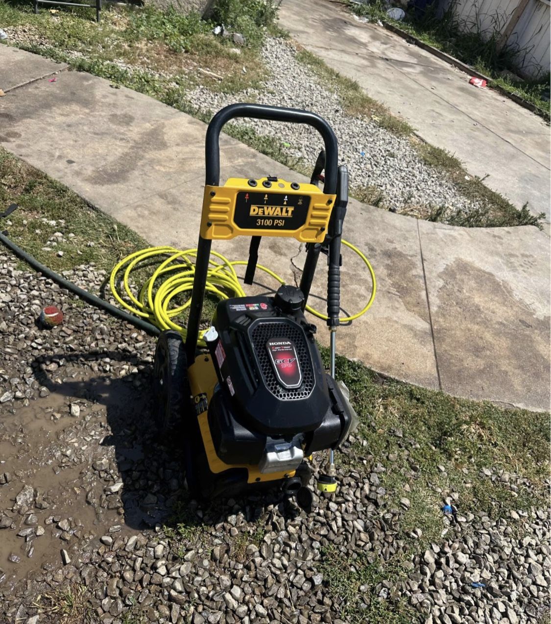 DEWALT 3100 PSI 2.3 GPM Cold Water Gas Pressure Washer with HONDA GCV170 Engine