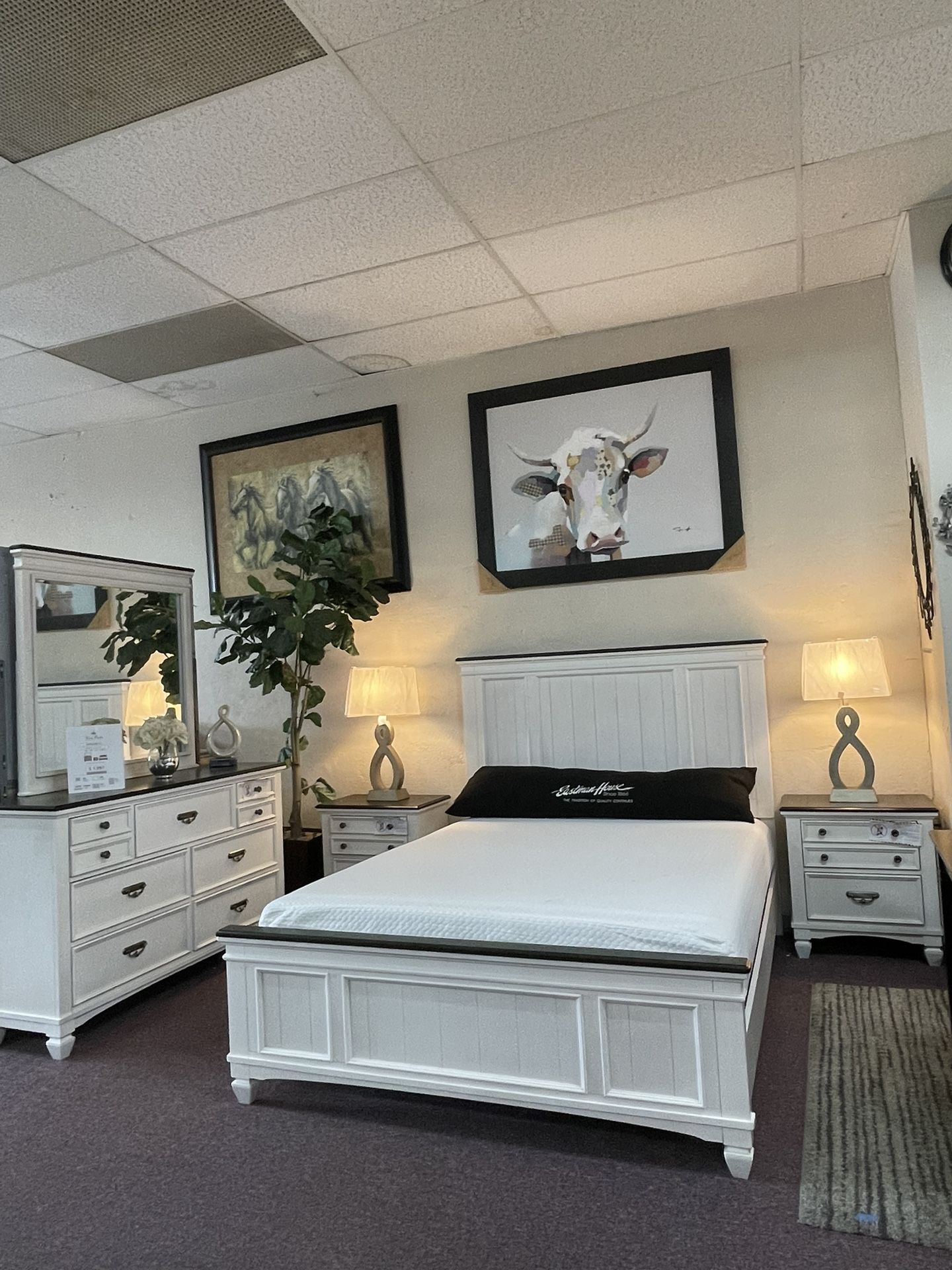 Queen Bedroom Set - 5 Pieces 🛌🛌
