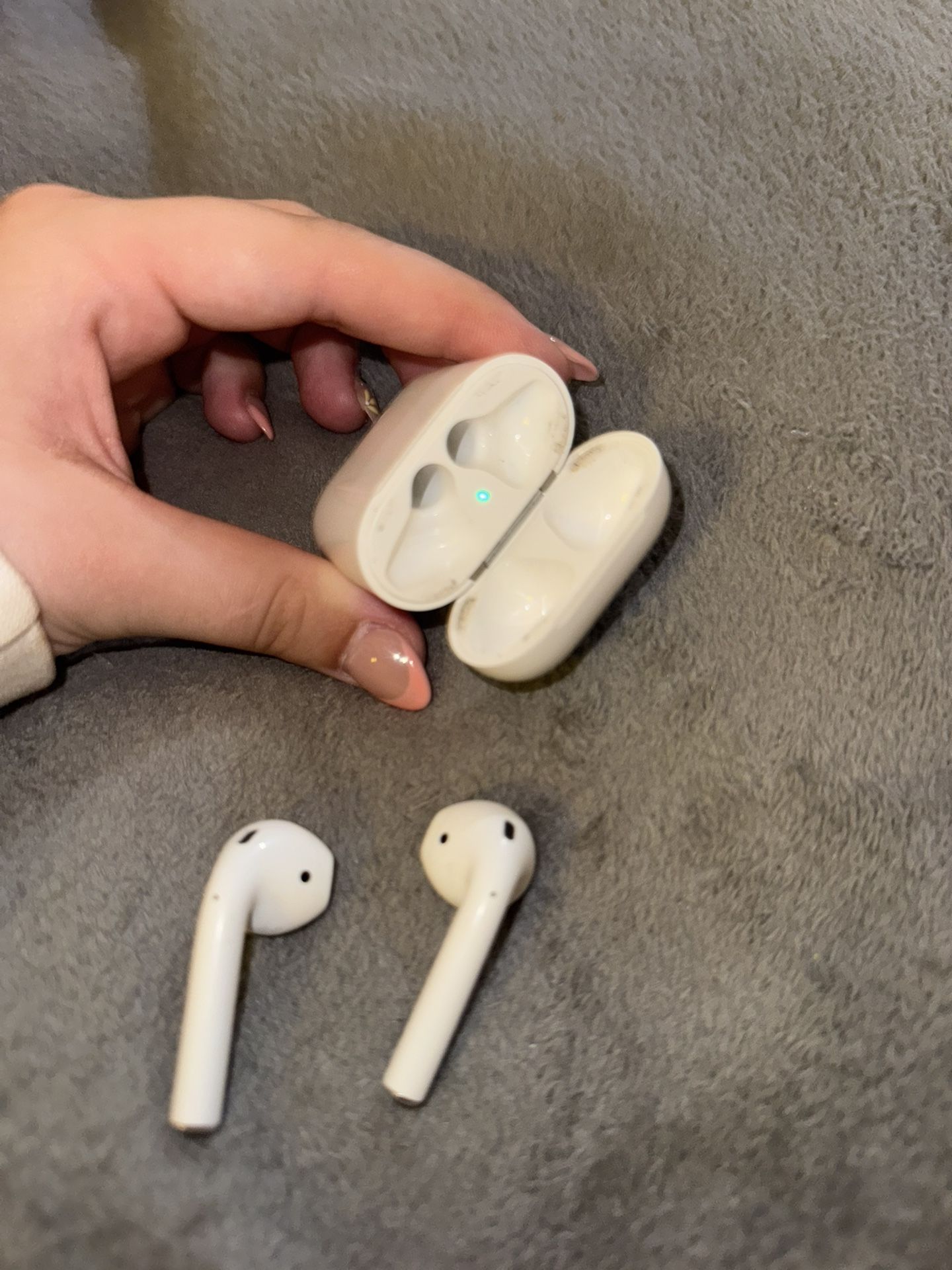 AirPods Generation 1