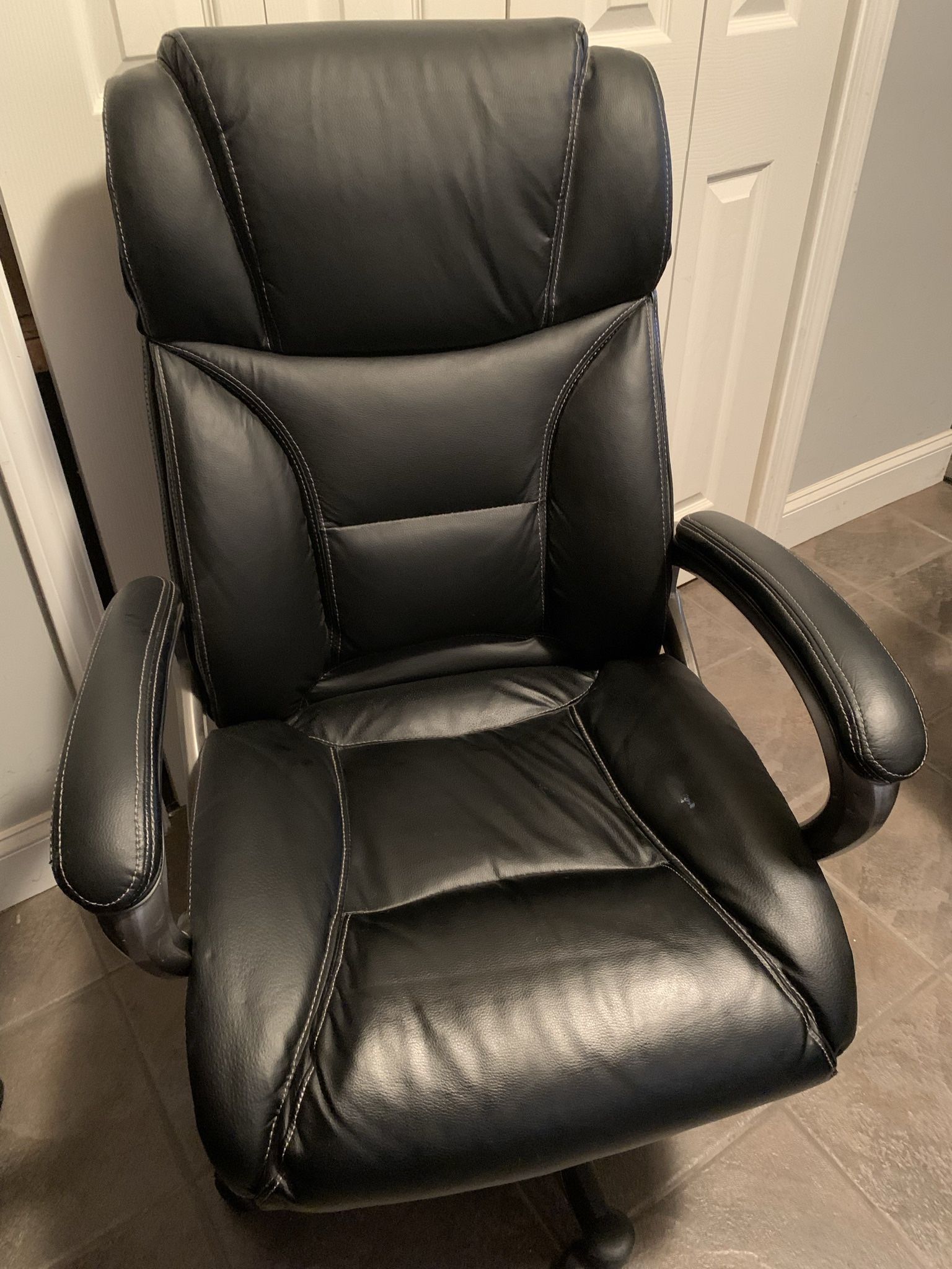 Serta Big And Tall Office Chair Like Brand New 