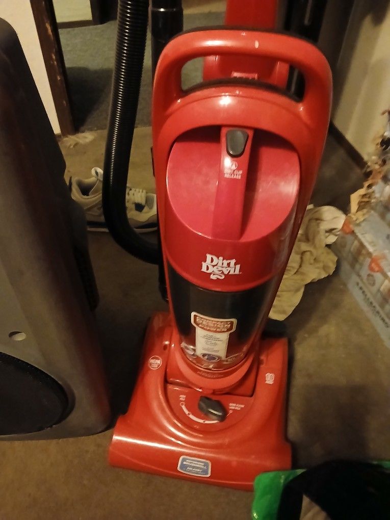 Dirt Devil BRAND VACCUUM.Look !