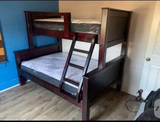 LITERA DE MADERA SOLIDA DE PINO MUY RESISTENTE Y CON LOS COLCHONES NUEVOS INCLUIDOS