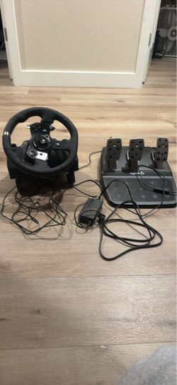 Selling lugi wheel and pedal used like once or twice