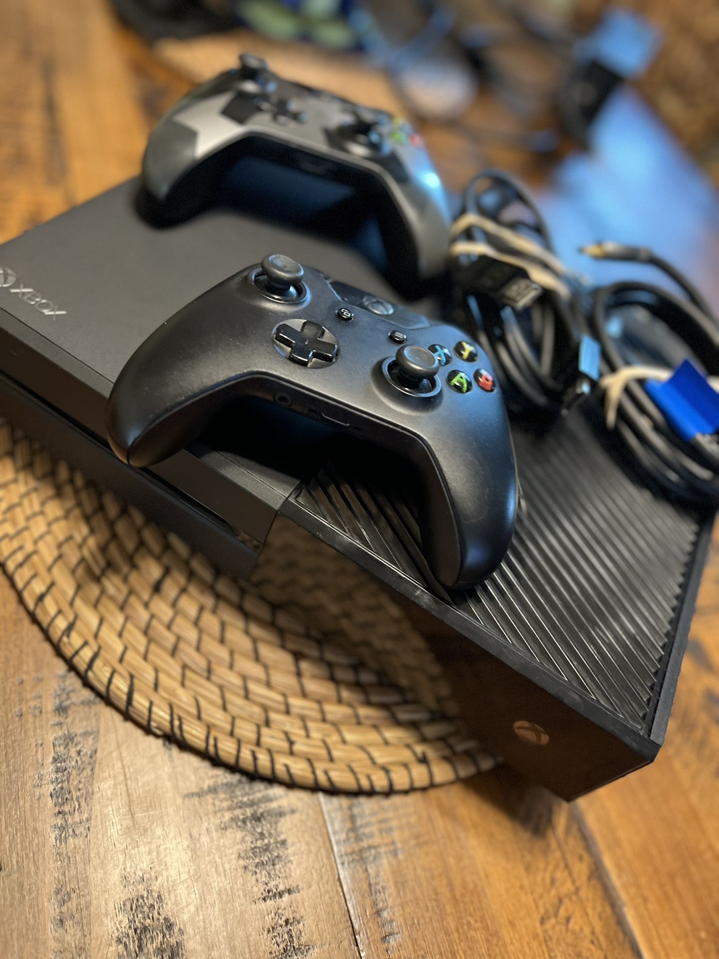 Microsoft Xbox One 1 TB, Special Edition Matte Black (*2 controllers included*)